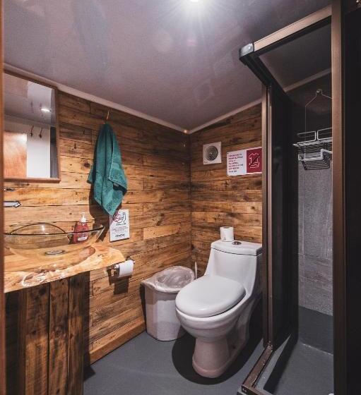 تختخواب در اتاق مشترک, Corner Hostel Puerto Natales