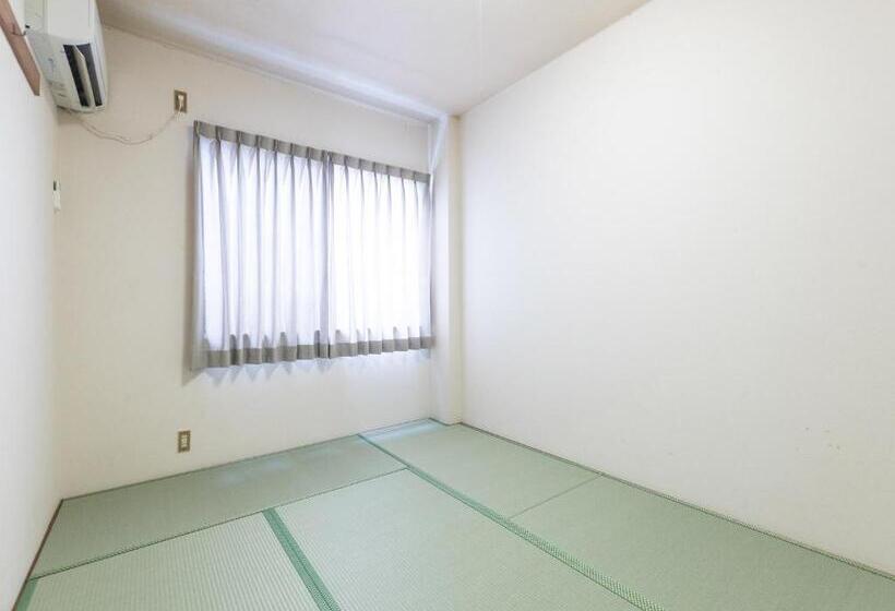 اتاق استاندارد یک تخته با سرویس بهداشتی مشترک, Isesaki East