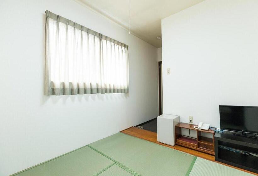 اتاق استاندارد یک نفره, Isesaki East