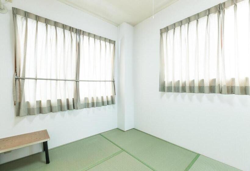 اتاق استاندارد یک نفره, Isesaki East