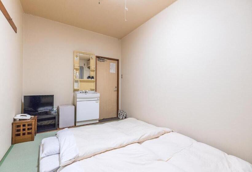 اتاق استاندارد با سرویس بهداشتی مشترک, Isesaki East
