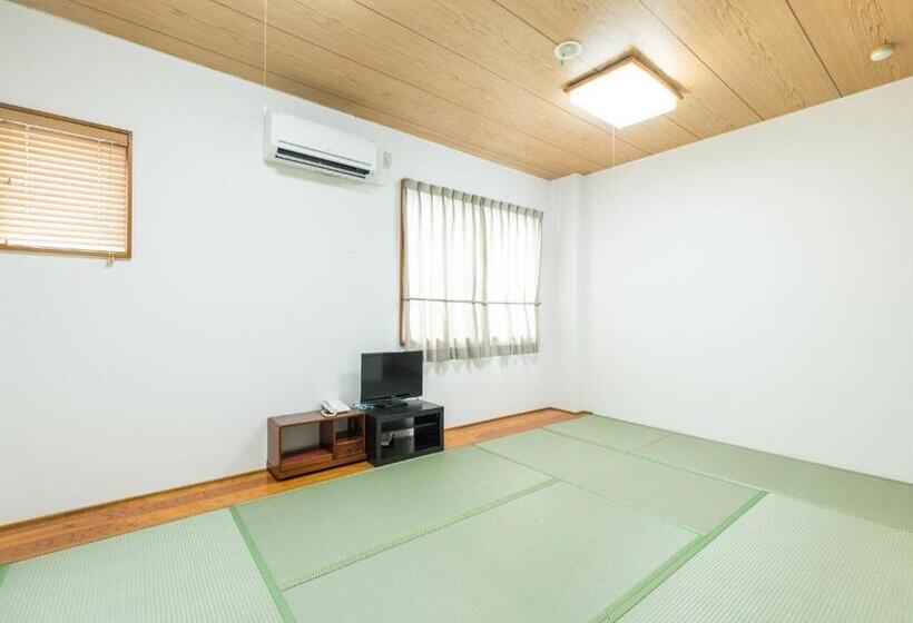 اتاق استاندارد چهار تخته, Isesaki East