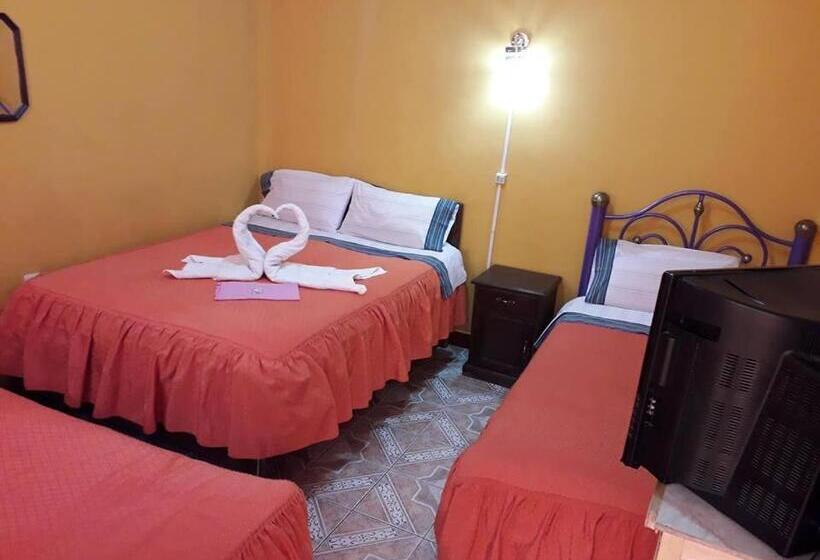 اتاق استاندارد چهارنفره با سرویس بهداشتی مشترک, Hostal La Roca Uyuni