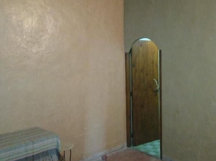 اتاق کلاسیک سه تخته, La Kasbah Chez Jebrane