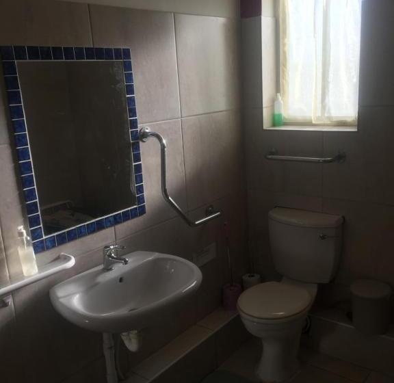استودیوی استاندارد, Norfolk Guest House