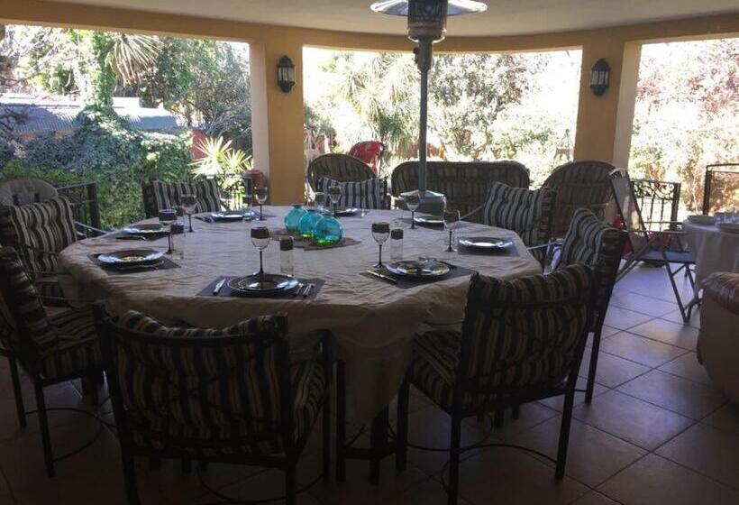 سوئیت با تخت بزرگ, Villa Mikamora