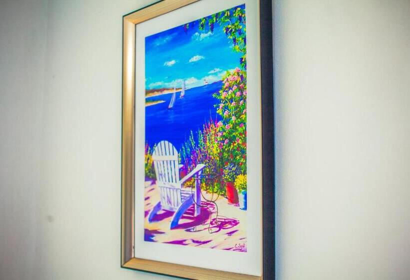 اتاق اکونومی, Ocean Blue Beach