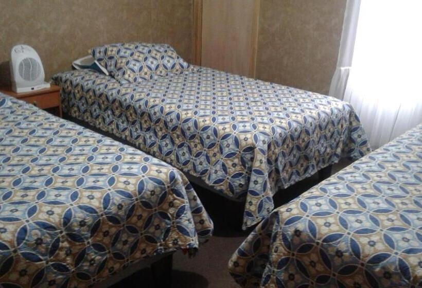 اتاق استاندارد سه نفره, Hostal Don Pedro