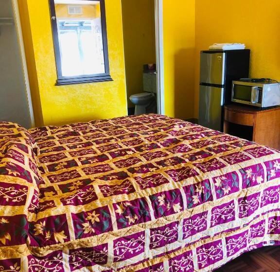 اتاق استاندارد یک نفره, Commodore Motel