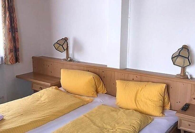 اتاق اکونومی, Garni Appartement Collina