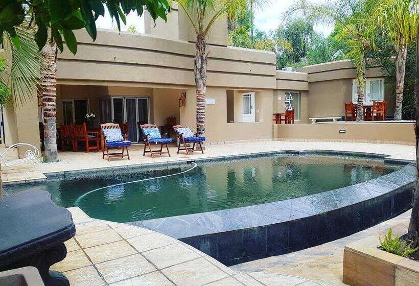 سوییت خانوادگی, Oudtshoorn Guest House