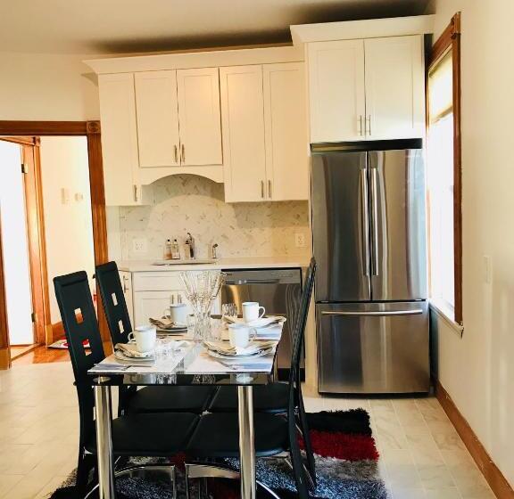 Suite 2 Chambres, Boston Lodge And Suites