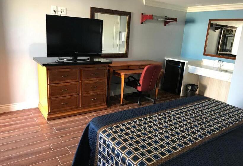 اتاق لوکس با تخت بزرگ, Driftwood Motel