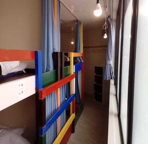 اتاق چهار تخته با دستشویی مشترک, Asahikawa Ride