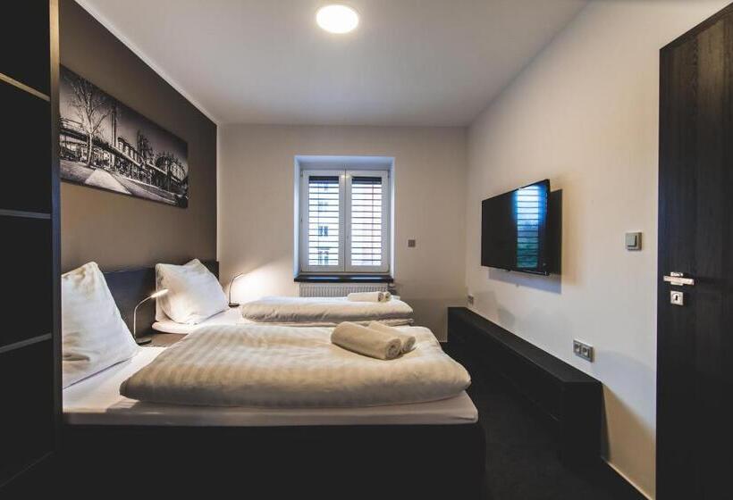 اتاق لوکس چهار تخته, Silesia Residence