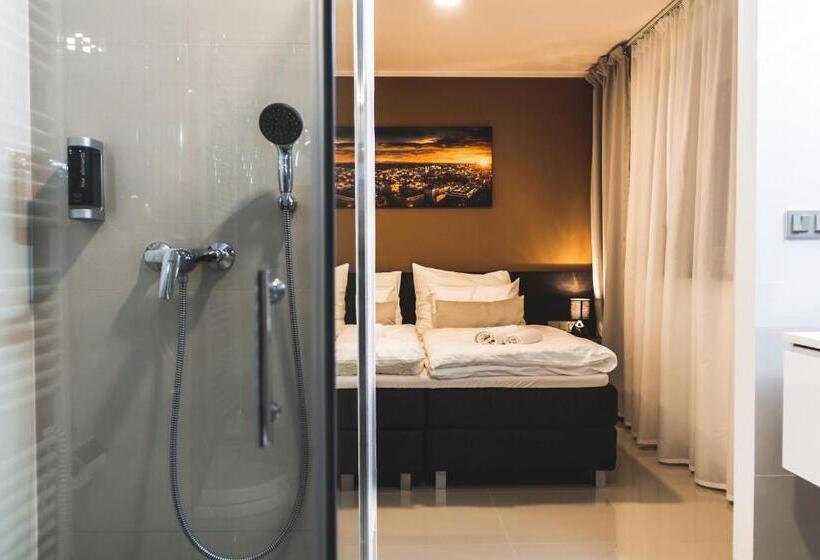 Deluxe Suite King Bed, Silesia Residence