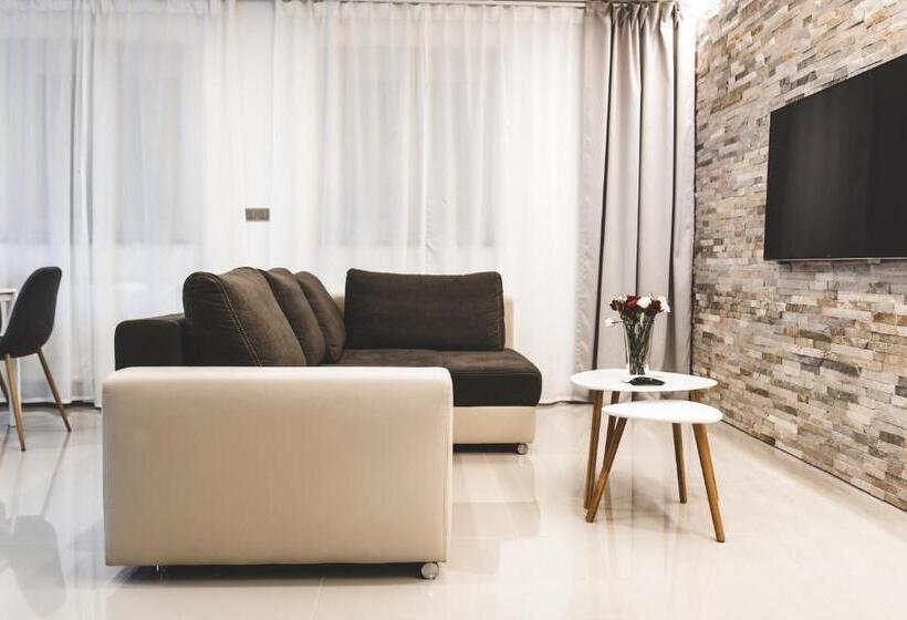 Deluxe Suite King Bed, Silesia Residence
