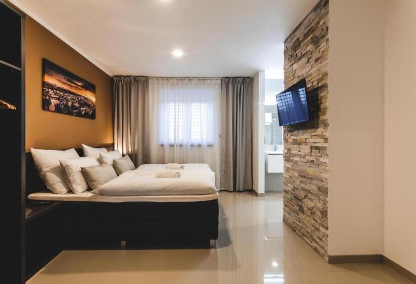 Deluxe Suite King Bed, Silesia Residence