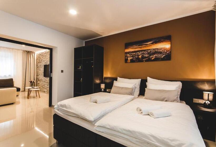 Deluxe Suite King Bed, Silesia Residence