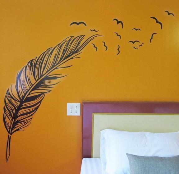 اتاق لوکس, Your Place Inn Surin