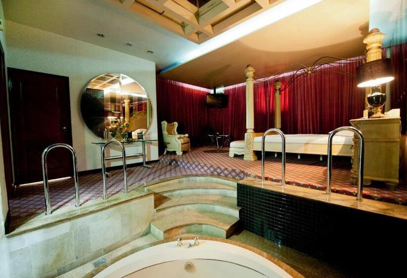اتاق سوپریور با وان آب گرم, Eden Motel
