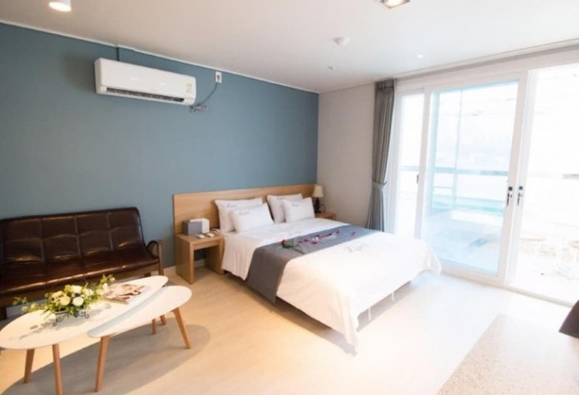 اتاق استاندارد با چشم‌انداز دریا, Lium Spa Hostel