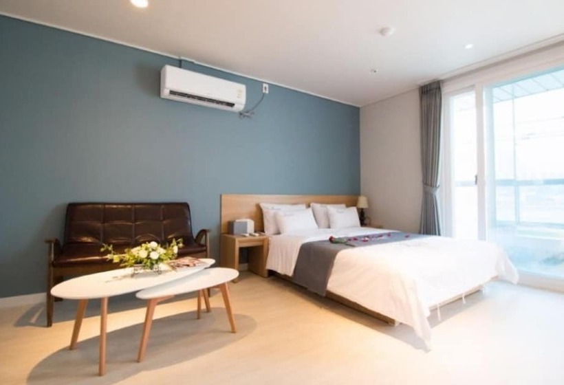 اتاق استاندارد با چشم‌انداز دریا, Lium Spa Hostel