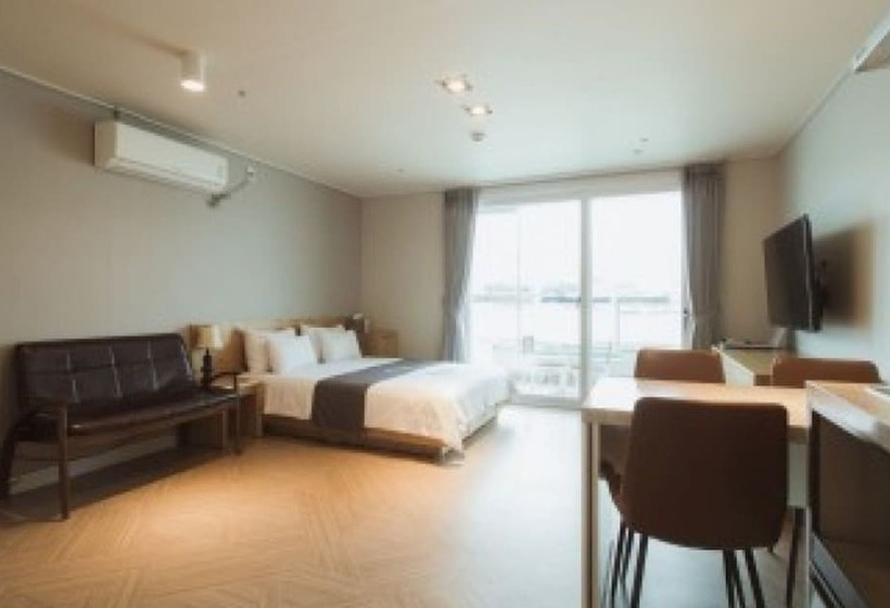 اتاق استاندارد با چشم‌انداز دریا, Lium Spa Hostel