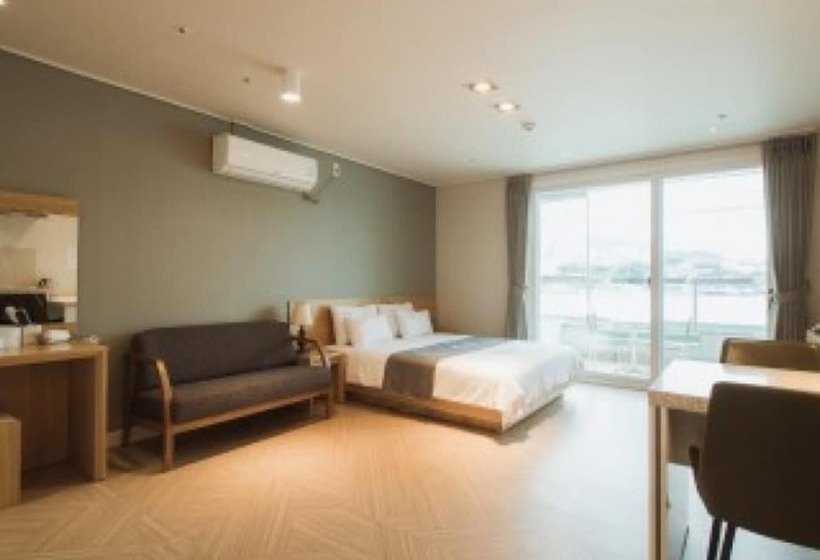 اتاق استاندارد با چشم‌انداز دریا, Lium Spa Hostel