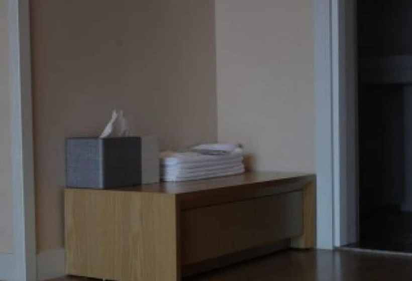 اتاق خانوادگی با چشم‌انداز دریا, Lium Spa Hostel