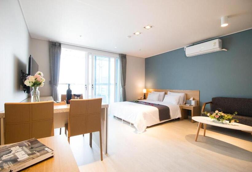 اتاق استاندارد با چشم‌انداز دریا, Lium Spa Hostel