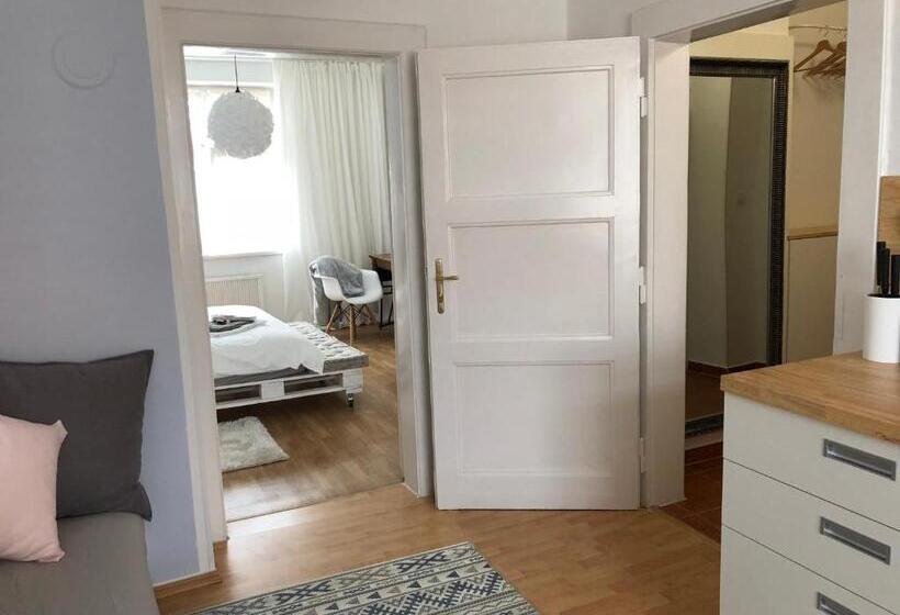 آپارتمان سوپریور 1 خوابه, Pension Skylark