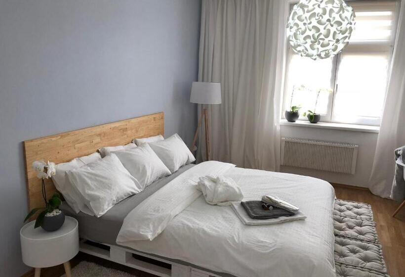 آپارتمان سوپریور 1 خوابه, Pension Skylark