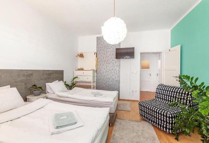سوئیت 2 خوابه, Pension Skylark