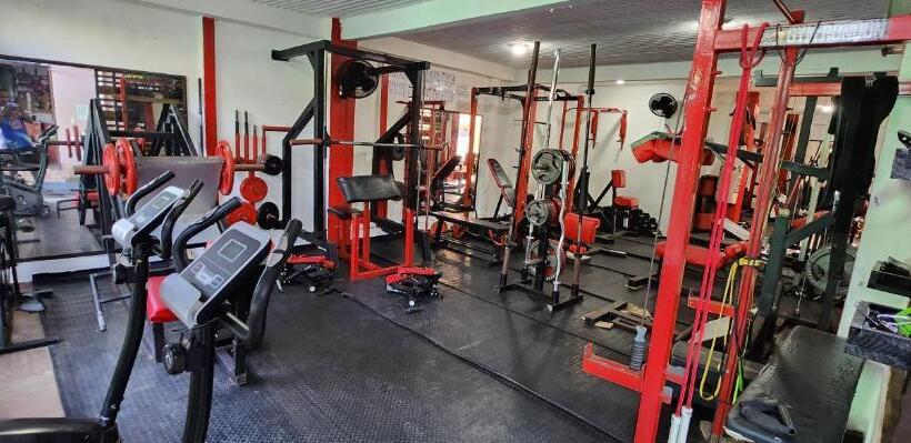 اتاق خانوادگی, Apartahotel & Gym Rondon