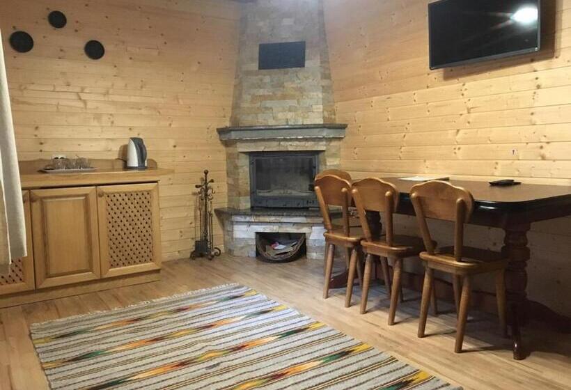 سوییت با چشم‌انداز کوه, Guesthouse Kolo Druziv