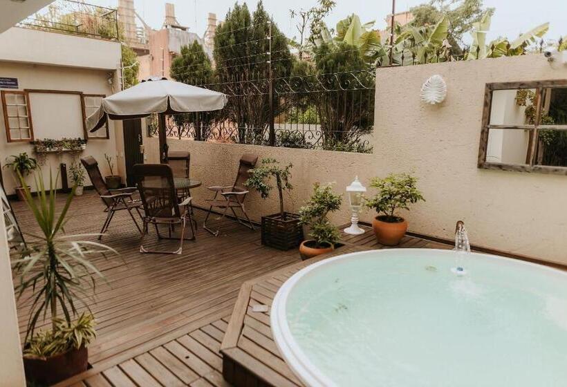 سوئیت با بالکن, Pousada Paty´s Garden