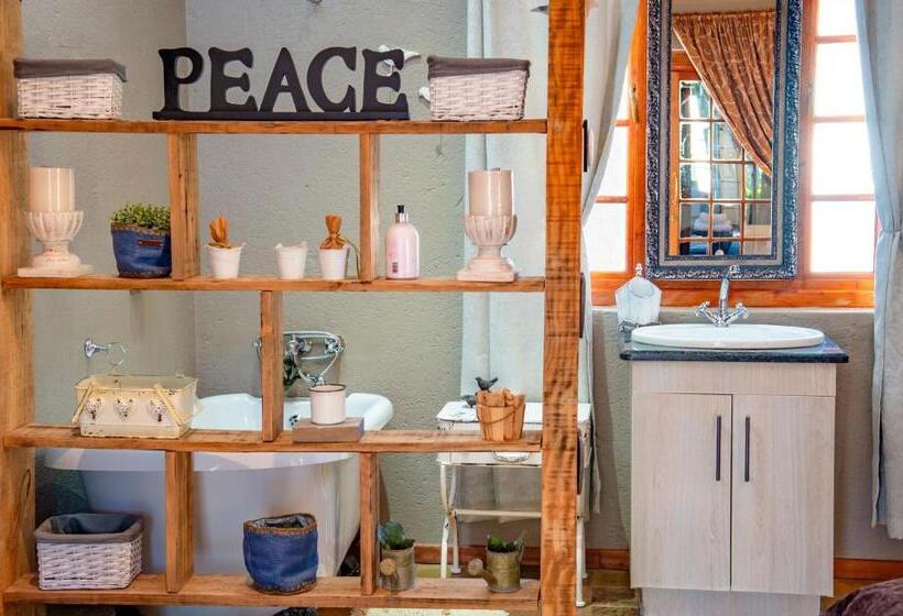 اتاق استاندارد, Four Seasons Guesthouses