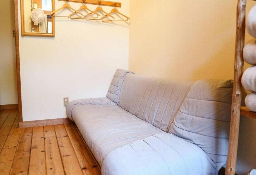 اتاق استاندارد سه نفره, Canadian Loghouse Inn Azuminoyujin