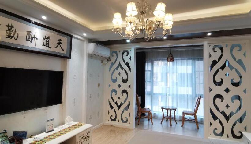 آپارتمان لوکس 1 خوابه, Doudou Meilan Fengqing Inn