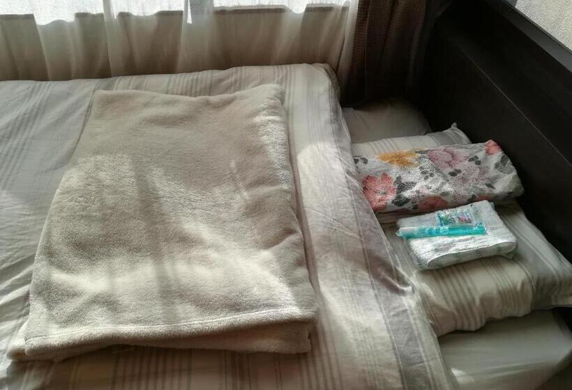 اتاق استاندارد چهارنفره با سرویس بهداشتی مشترک, Credo Sasebo