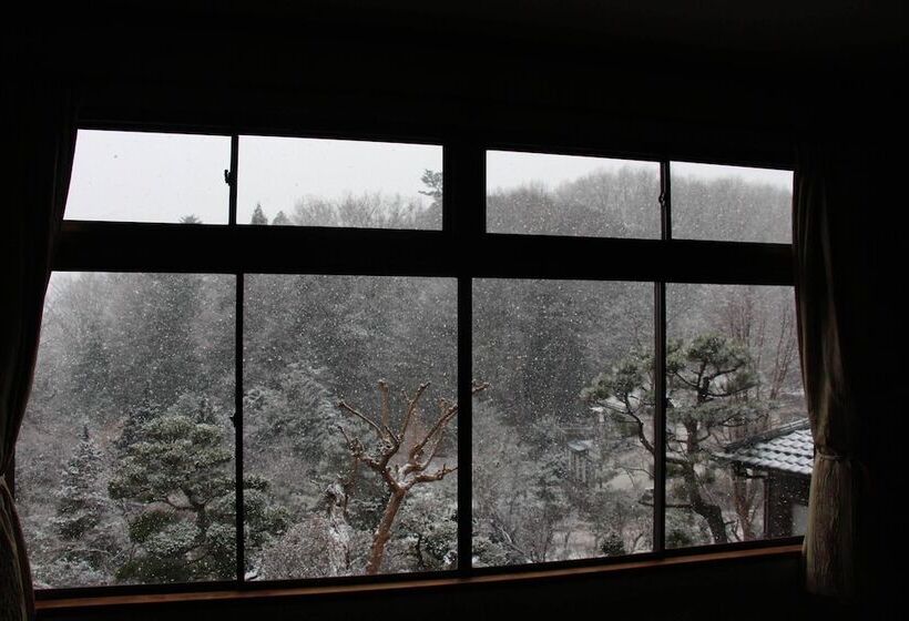 سوییت با چشم‌انداز باغ, Kougetsu Sanso    Moon Villa In Tokyo
