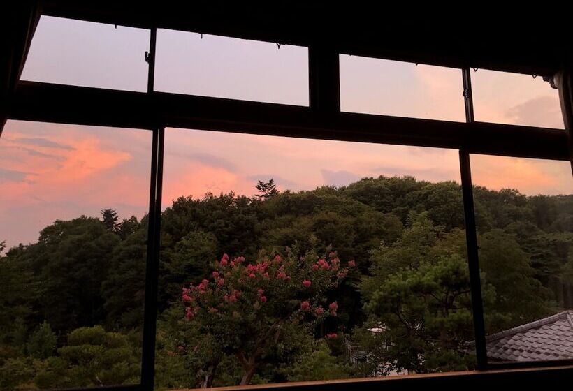 سوییت با چشم‌انداز باغ, Kougetsu Sanso    Moon Villa In Tokyo