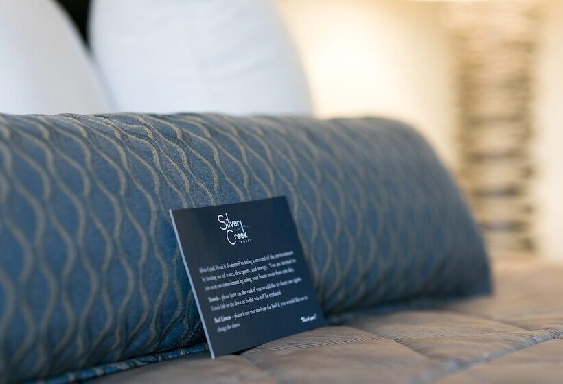 Suite Queen Bed, Silver Creek
