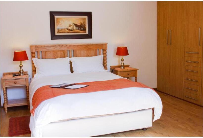 اتاق لوکس خانوادگی, Asante Guest House