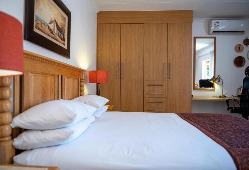 اتاق لوکس خانوادگی, Asante Guest House