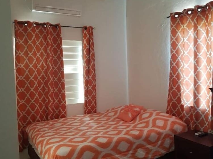 استودیوی استاندارد, Over The Hill Residence