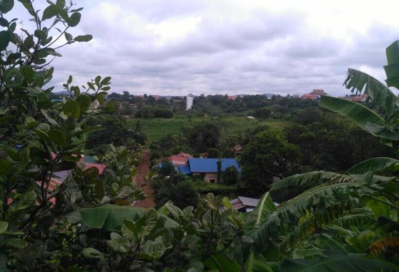 اتاق استاندارد, Tree Lodge Banlung