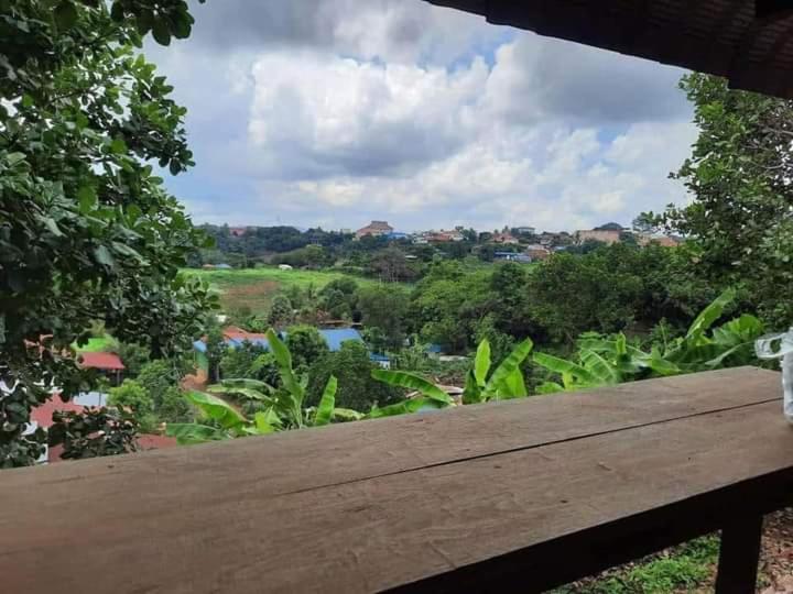 اتاق استاندارد با چشم‌انداز کوهستان, Tree Lodge Banlung