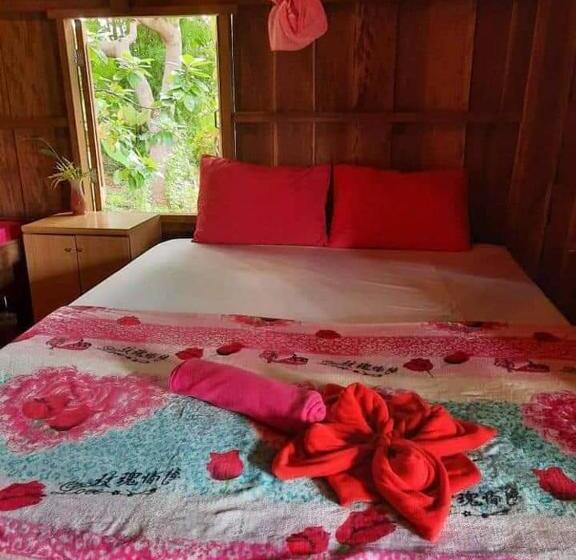 بنگله خانوادگی, Tree Lodge Banlung